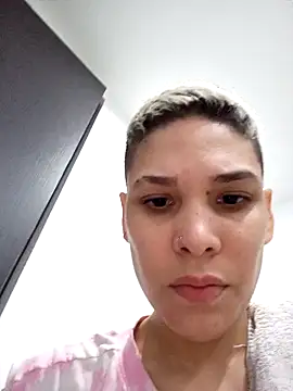 Snapshot of Charlee_pink chatting on 12-14-24, 10:28 Charlee pink online show from 12-14-24, 10:28