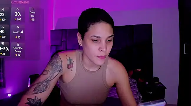Snapshot of Charlee_pink chatting on 02-28-25, 11:23 Charlee pink online show from 02-28-25, 11:23