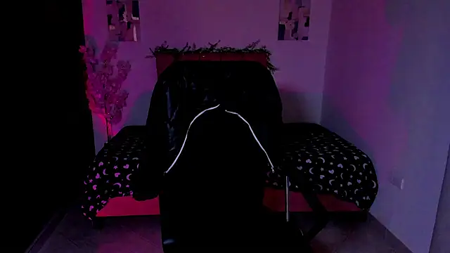 Snapshot of Charlee_pink chatting on 10-08-25, 12:47 Charlee pink online show from 10-08-25, 12:47