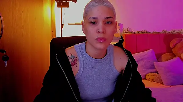 Charlee pink online show from 03-30-26, 08:32