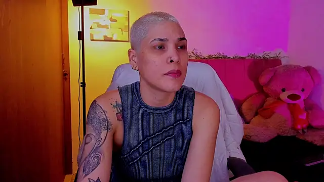 Charlee pink online show from 04-09-26, 06:19