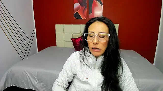 Snapshot of Abrillee1 chatting on 12-21-24, 07:38 Abrillee1 online show from 12-21-24, 07:38