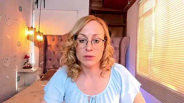 Snapshot of SammySanders chatting on 01-07-25, 09:03 SammySanders online show from 01-07-25, 09:03