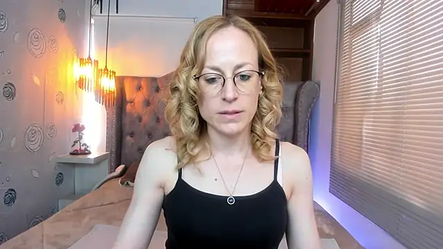 Snapshot of SammySanders chatting on 01-14-25, 05:01 SammySanders online show from 01-14-25, 05:01