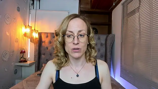 Snapshot of SammySanders chatting on 02-12-25, 10:15 SammySanders online show from 02-12-25, 10:15