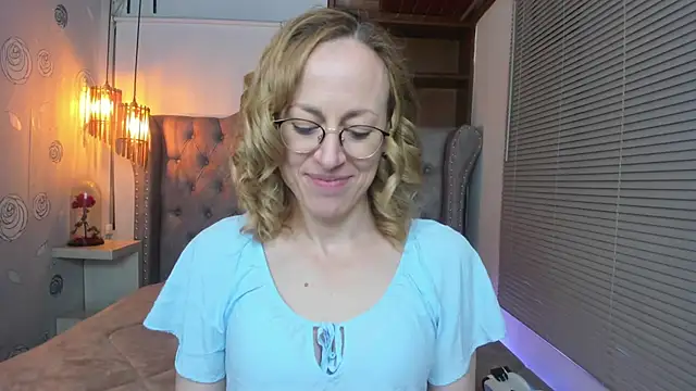 Snapshot of SammySanders chatting on 03-06-25, 11:20 SammySanders online show from 03-06-25, 11:20