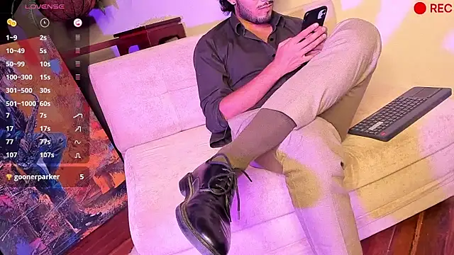 Snapshot of Nicholasrodrii chatting on 12-23-24, 01:29 Nicholasrodrii online show from 12-23-24, 01:29