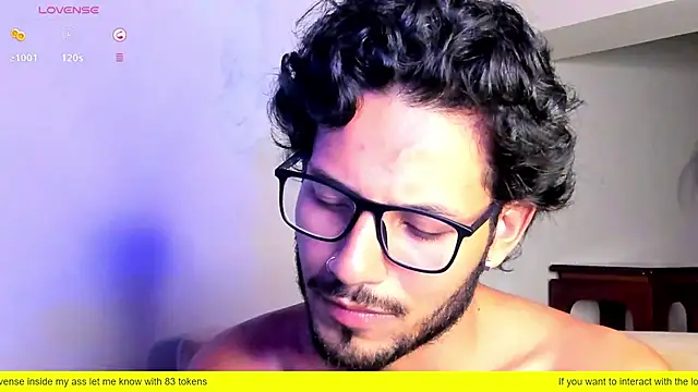 Snapshot of Nicholasrodrii chatting on 02-17-25, 01:36 Nicholasrodrii online show from 02-17-25, 01:36