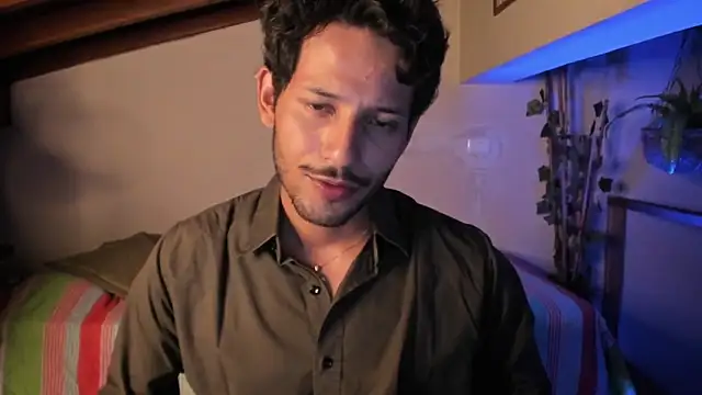 Snapshot of Nicholasrodrii chatting on 04-16-26, 01:06 Nicholasrodrii online show from 04-16-26, 01:06