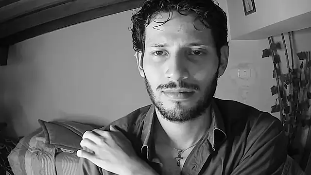 Snapshot of Nicholasrodrii chatting on 06-17-26, 12:02 Nicholasrodrii online show from 06-17-26, 12:02