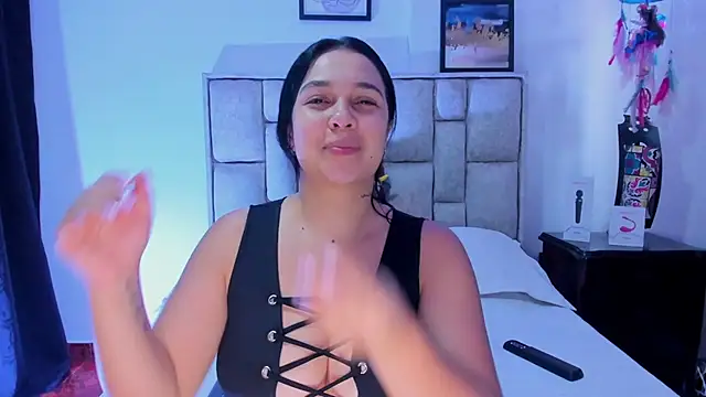 brianaGuzman online show from 03-06-26, 07:54