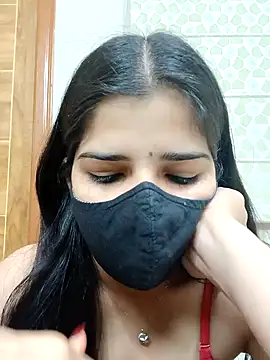 Snapshot of aaliya_bhattt chatting on 02-12-25, 09:10 aaliya bhattt online show from 02-12-25, 09:10