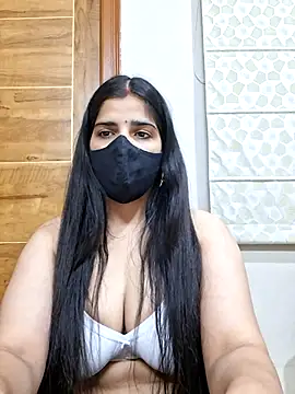 Snapshot of aaliya_bhattt chatting on 10-29-25, 02:41 aaliya bhattt online show from 10-29-25, 02:41