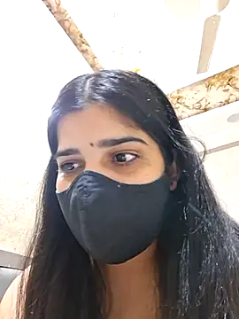 Snapshot of aaliya_bhattt chatting on 06-23-26, 05:22 aaliya bhattt online show from 06-23-26, 05:22