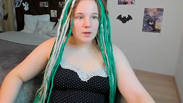 GloriaHylivi online show from 12-11-24, 05:04