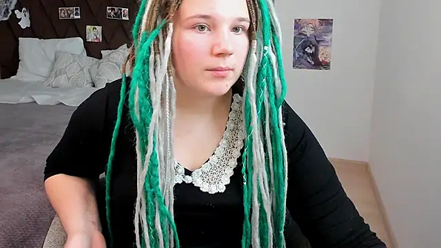 GloriaHylivi online show from 12-19-24, 03:41