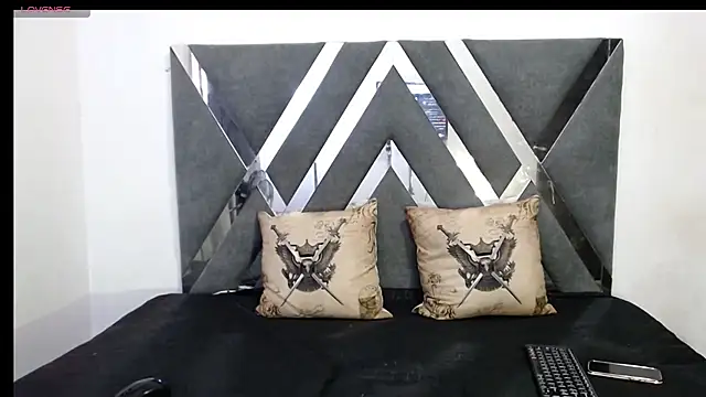 Lunawillis online show from 01-25-25, 06:57