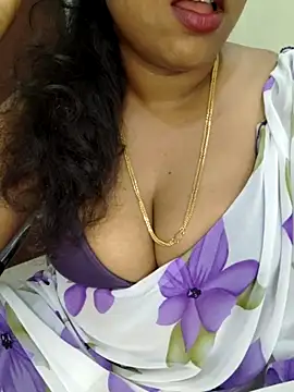 Snapshot of Sexy_Ammu_Telugu chatting on 10-13-25, 06:02 Sexy Ammu Telugu online show from 10-13-25, 06:02