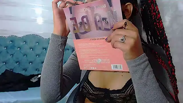 lily jamesx online show from 02-13-25, 09:17