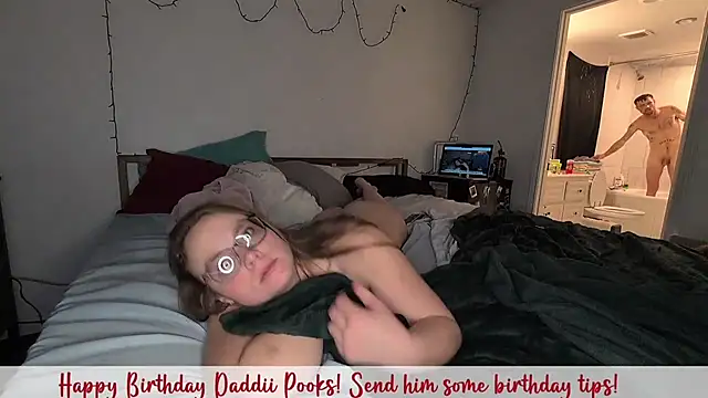 Snapshot of MrandMrsPooks chatting on 03-01-25, 11:28 MrandMrsPooks online show from 03-01-25, 11:28