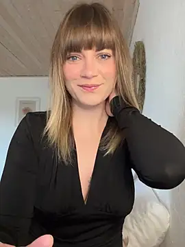 Milla  one online show from 12-18-24, 08:53