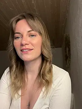 Milla  one online show from 02-20-25, 06:35