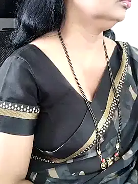 Snapshot of Deepthi_Mysore chatting on 01-12-25, 08:57 Deepthi Mysore online show from 01-12-25, 08:57
