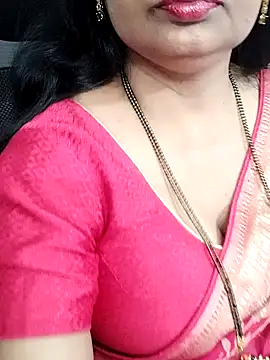 Snapshot of Deepthi_Mysore chatting on 02-05-25, 12:31 Deepthi Mysore online show from 02-05-25, 12:31