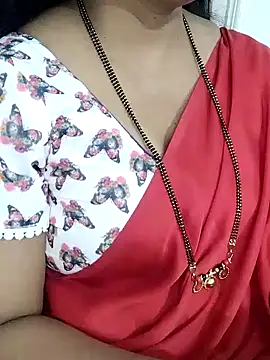 Snapshot of Deepthi_Mysore chatting on 02-07-25, 03:08 Deepthi Mysore online show from 02-07-25, 03:08