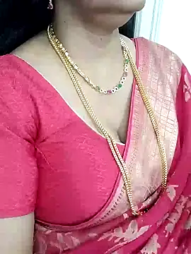 Snapshot of Deepthi_Mysore chatting on 02-18-25, 08:03 Deepthi Mysore online show from 02-18-25, 08:03