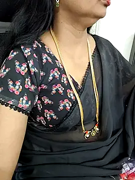 Snapshot of Deepthi_Mysore chatting on 03-10-25, 03:52 Deepthi Mysore online show from 03-10-25, 03:52