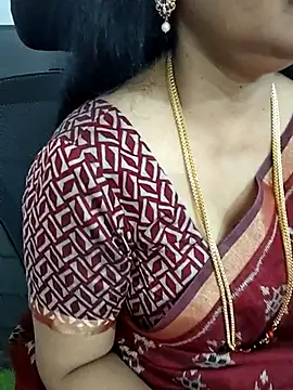 Snapshot of Deepthi_Mysore chatting on 03-11-25, 01:56 Deepthi Mysore online show from 03-11-25, 01:56