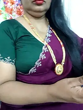 Snapshot of Deepthi_Mysore chatting on 09-10-25, 08:47 Deepthi Mysore online show from 09-10-25, 08:47