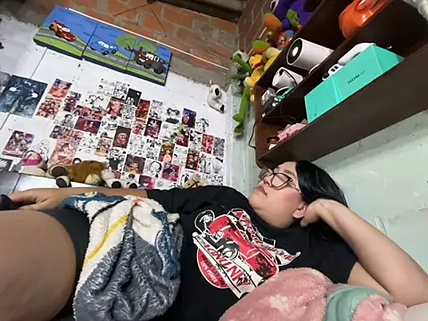 dafne19  online show from 06-11-26, 03:15