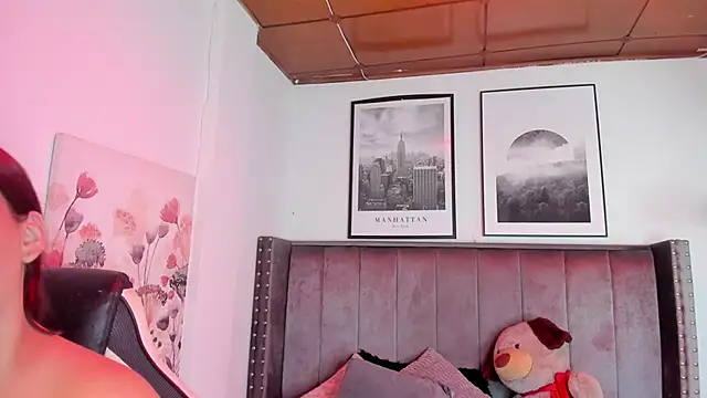 Alaia Cute online show from 11-20-25, 03:50