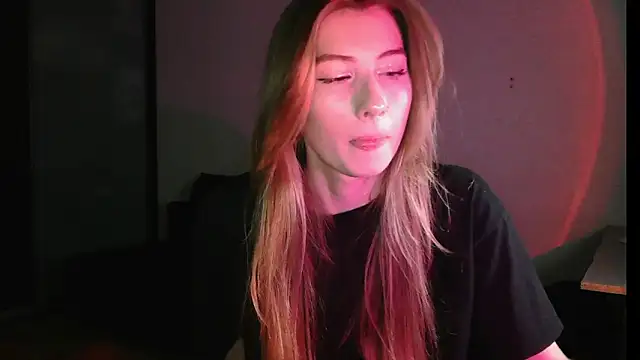ErikaShyy online show from 12-30-24, 01:14