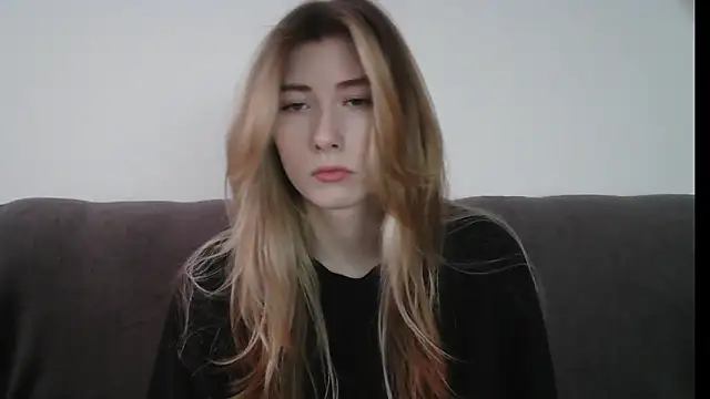 ErikaShyy online show from 02-11-25, 07:12