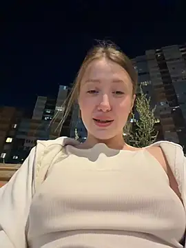Snapshot of Sophie_Avory chatting on 08-04-26, 08:22 Sophie Avory online show from 08-04-26, 08:22