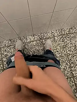 geilehecke1 online show from 12-13-24, 01:22