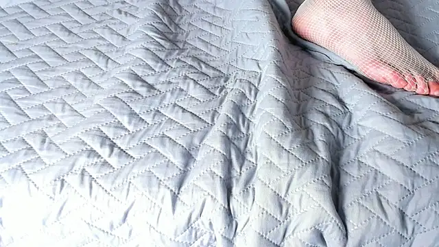 Snapshot of LiaFlowers chatting on 02-25-25, 06:25 LiaFlowers online show from 02-25-25, 06:25