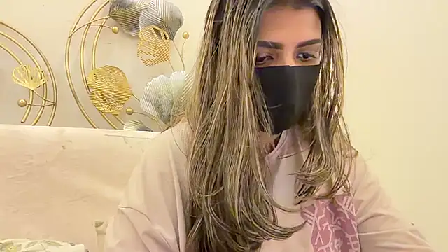 Snapshot of MaYaa__11 chatting on 06-08-26, 07:31 MaYaa 11 online show from 06-08-26, 07:31