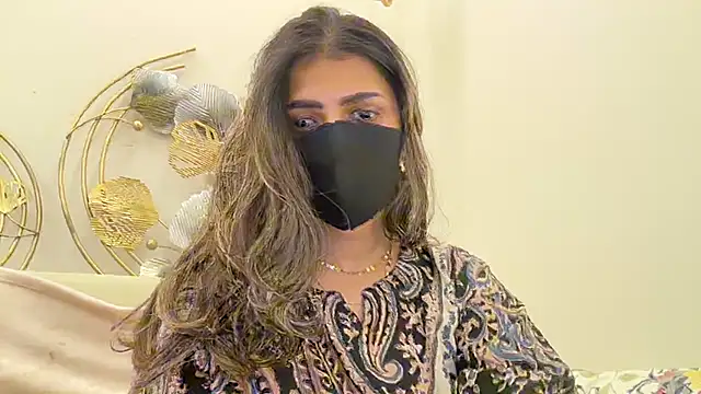 Snapshot of MaYaa__11 chatting on 06-17-26, 12:18 MaYaa 11 online show from 06-17-26, 12:18