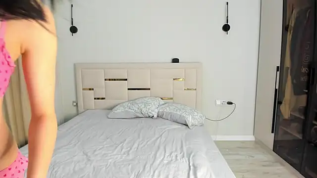 Lola Peach online show from 02-25-26, 05:17