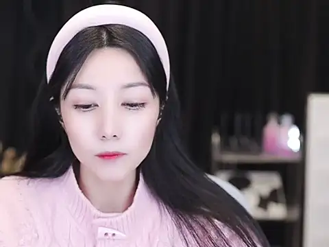 Nuyoah-77 online show from 12-04-25, 01:31