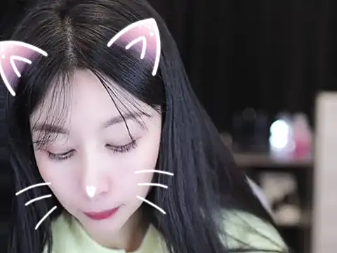 Nuyoah-77 online show from 12-16-25, 08:41