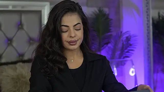 KeylaConner online show from 12-22-25, 06:21