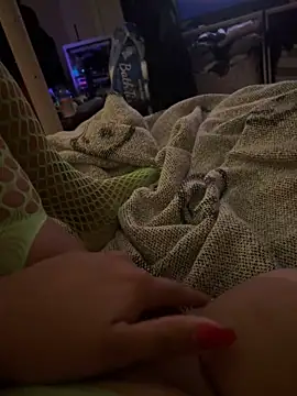 Snapshot of girlygirl1313 chatting on 12-31-24, 03:42 girlygirl1313 online show from 12-31-24, 03:42