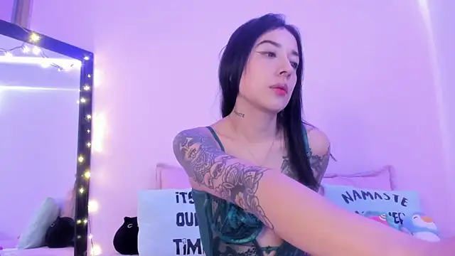 Snapshot of ValeriaCox chatting on 01-30-25, 12:37 ValeriaCox online show from 01-30-25, 12:37