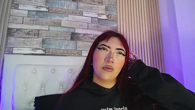 Snapshot of Mia_Rinn chatting on 12-11-24, 01:28 Mia Rinn online show from 12-11-24, 01:28