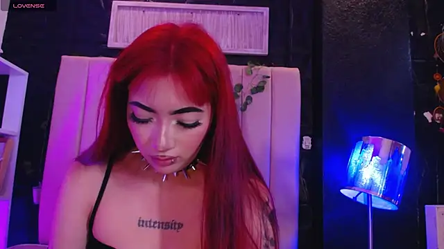 Snapshot of Mia_Rinn chatting on 12-24-24, 04:40 Mia Rinn online show from 12-24-24, 04:40